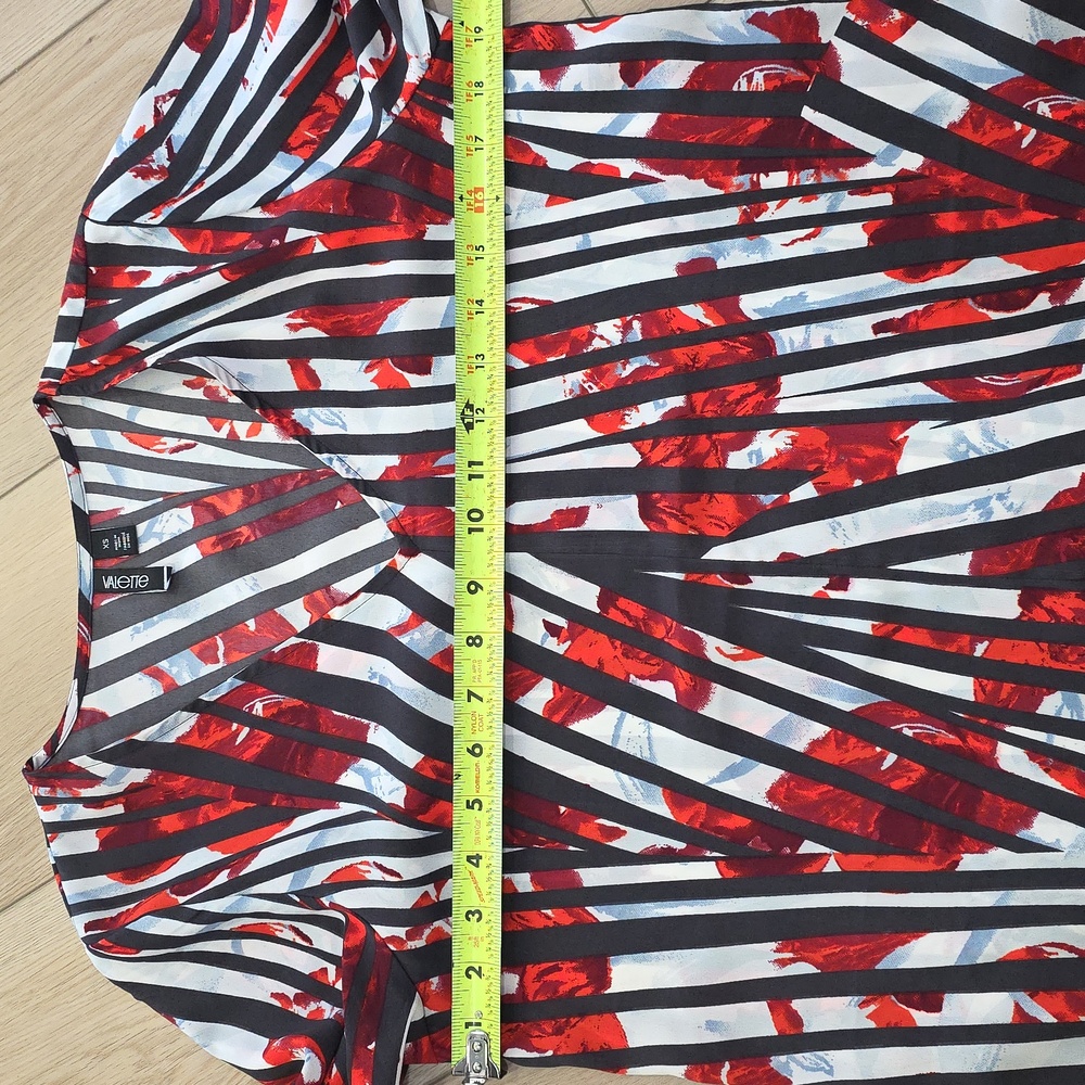 NWT Elegant Red and Black Striped Women's Blouse Open Sleeves - Picture 6 of 9